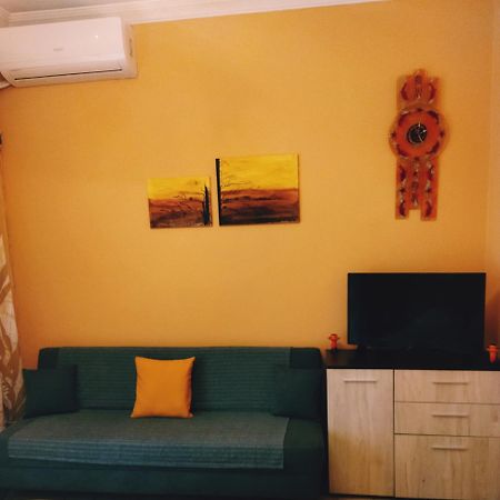 Eos Apartment Thessaloniki Buitenkant foto